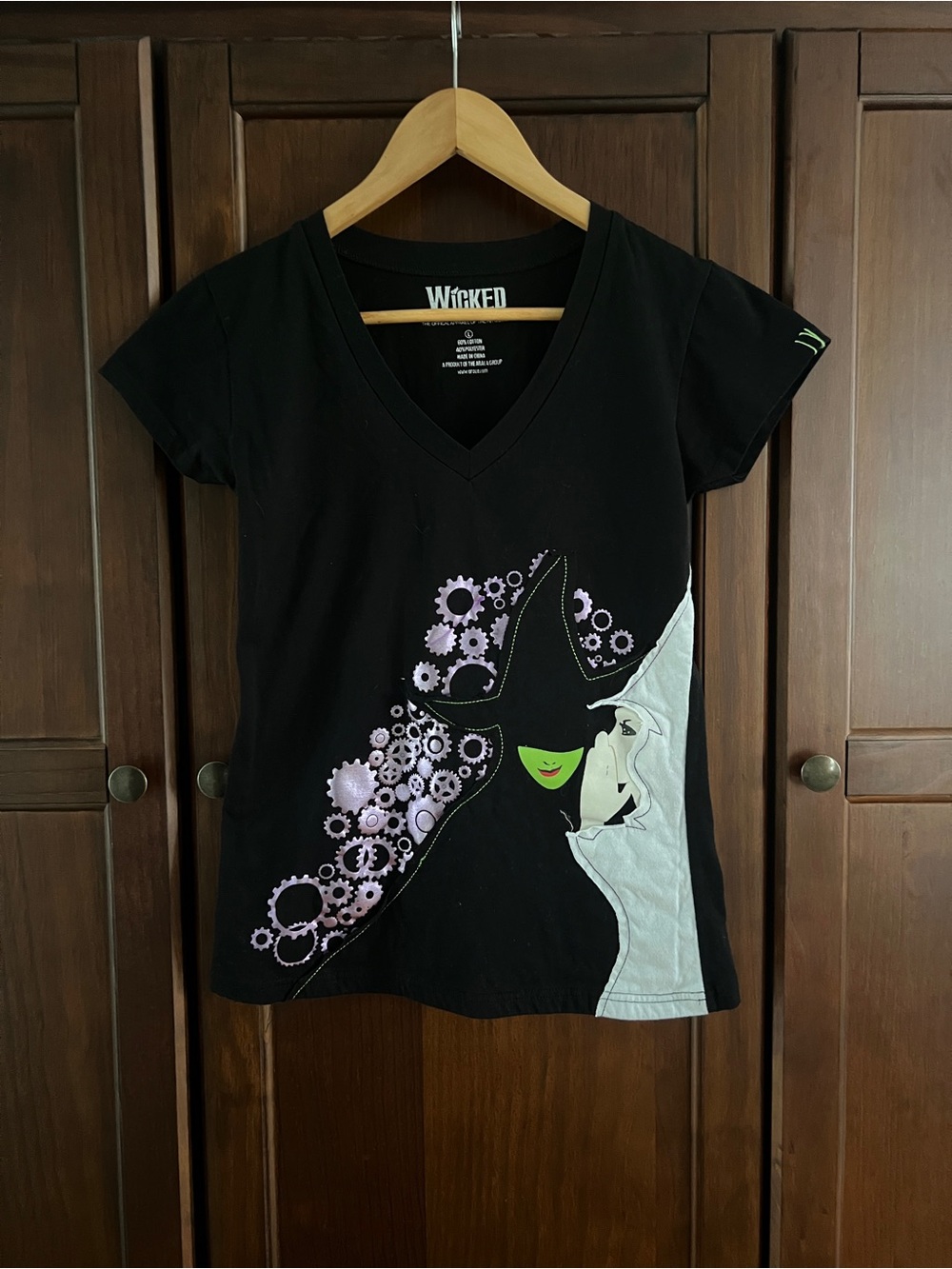 Wicked Broadway V-Neck Deconstructed Appliqué & Gears Official Merch Size L